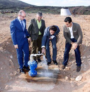 El Cabildo anuncia que la nueva tubería entre Uga y Las Breñas empezará a funcionar la próxima semana y permitirá el suministro "óptimo" de agua en el sur