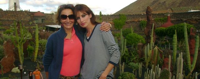 La modelo Nieves Álvarez promociona Lanzarote en un especial moda de la revista Hola coordinado por Naty Abascal