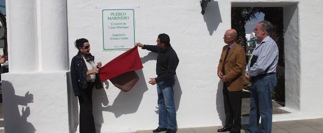 El Pueblo Marinero cuenta ya con una placa que reconoce a César Manrique como creador de este proyecto