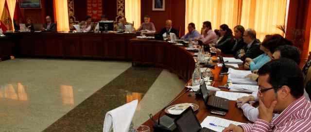 El Cabildo aprueba un presupuesto de cerca de 104 millones de euros ...