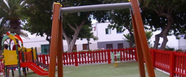 Los vecinos de Titerroy denuncian el estado de abandono de los parques infantiles del barrio