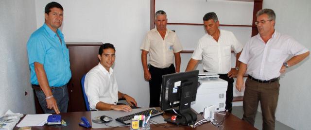 Los taxistas estrenan sede en Playa Blanca y página web de reservas online