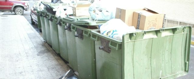 Los trabajadores de recogida de basura de San Bartolomé inician una huelga indefinida "contra el incumplimiento del convenio colectivo"