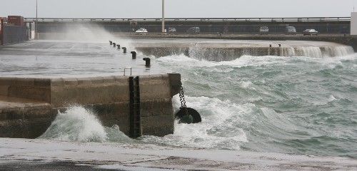 Alerta amarilla en Lanzarote para este jueves y viernes por viento y fenómenos costeros