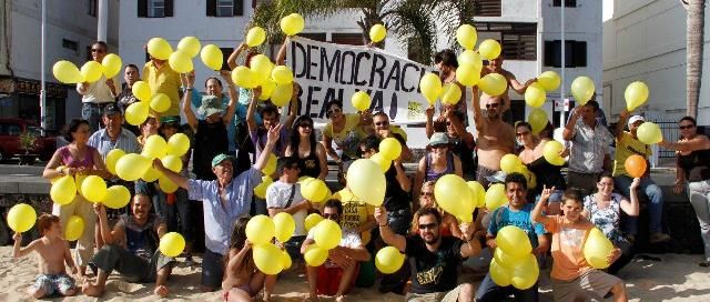 Los "indignados" de Lanzarote volvieron a echarse a la calle con una concentración en El Reducto