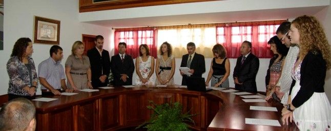 Jesús Machín firma el reparto de Concejalías en el Ayuntamiento de Tinajo