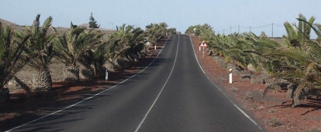 Opción por Lanzarote critica los numerosos contratiempos en las obras de la carretera de Tinajo y de la red de saneamiento