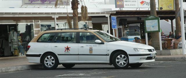 Una veintena de taxistas de Tías se vieron afectados por el combustible en mal estado de Disa