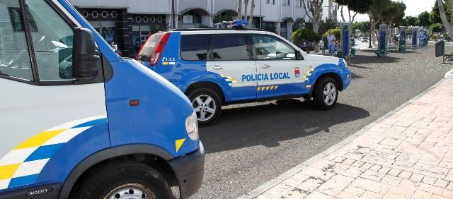 Detenido un hombre reclamado por la Justicia por un robo con fuerza cuando conducía por Arrecife sin luces, sin carnet y sin seguro