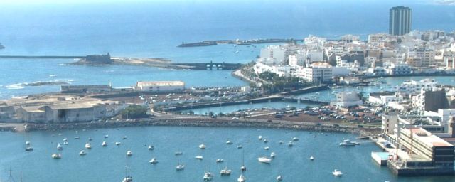 El BOP publica la orden de desalojo de 22 embarcaciones en Puerto Naos por ocupar indebidamente el dominio público