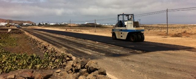 Opción por Lanzarote muestra su rechazo a la apertura provisional de la carretera de Tinajo, que aún presenta "deficiencias"