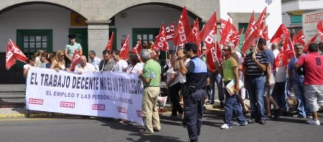 CCOO se concentra ante la Dirección Insular de la Administración General del Estado en reclamo de "un trabajo decente"