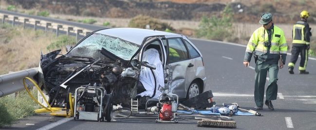 Fallece un hombre de 51 años en una colisión entre dos vehículos en la carretera que va de Femés a Las Casitas