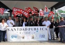 Los sindicatos vuelven a concentrarse ante las puertas del Hospital Molina Orosa y anuncian nuevas huelgas en el sector