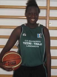 Una jugadora del Club de Baloncesto Tizzirí de Tinajo, convocada para la Preselección Española U15