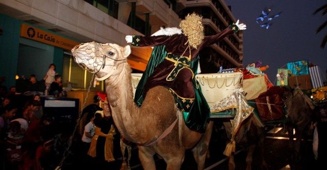 Los Reyes Magos llenaron de ilusión las calles de Arrecife