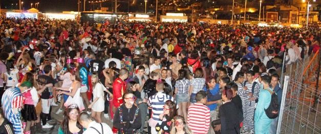 Disfruta de las mejores imágenes de la noche del  Carnaval de Puerto del Carmen