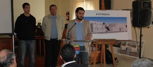 Los vecinos de Valterra y Titerroy descubren los proyectos que se plantean para la rehabilitación de sus viviendas