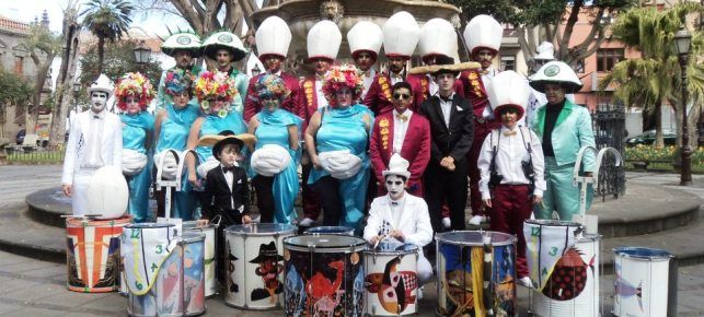 La batucada Menuda Caña llevó su ritmo hasta el Carnaval de Tenerife