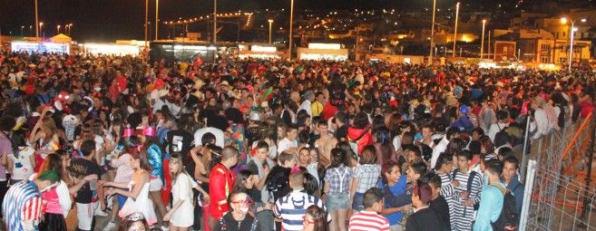 Un joven acaba con la mandíbula rota tras una pelea durante la verbena de Puerto del Carmen