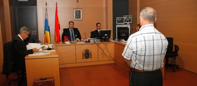 El Ayuntamiento de Tías espera recibir la sentencia que condena al jefe de la Policía Local para decidir si toma medidas