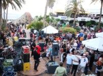 La comunidad inglesa celebró en Puerto del Carmen la festividad de San Jorge