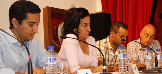 El despilfarro de la alcaldesa de Yaiza en liberados, asesores, viajes y fiestas provoca que se deba 800.000 euros a la Seguridad Social"