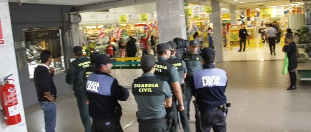 Los comercios del Deiland han vuelto a abrir sus puertas en cuanto se han ido los piquetes