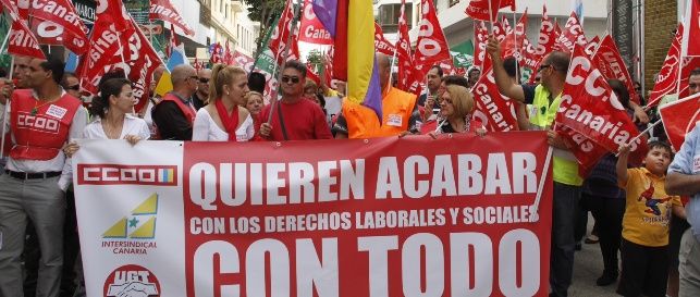Miles de personas se manifiestan en contra de la reforma laboral en Arrecife