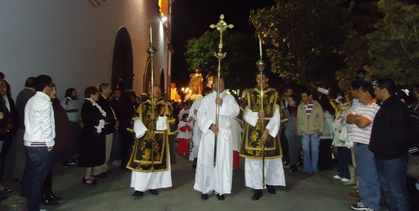 La procesión del "Santo Entierro" recorre las calles de Arrecife