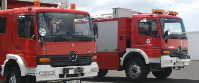 Cuatro heridos, entre ellos un bebé de 7 meses, en un incendio en una vivienda en Arrecife