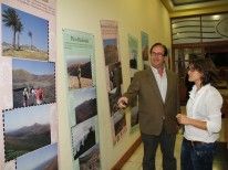 La Sociedad Democracia acoge la exposición Lanzarote paso a paso, para los amantes del senderismo