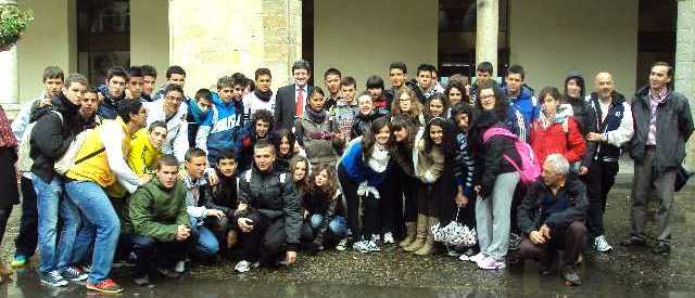 Alumnos del IES Yaiza destacan en el proyecto nacional Rutas Literarias y disfrutan de un recorrido por Navarra