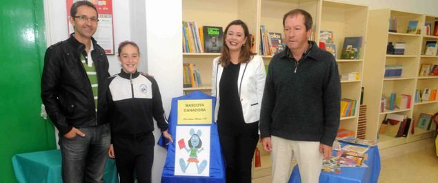 Rocío Santos wins with "Ratona" the mascot contest for the CEIP Ajei library