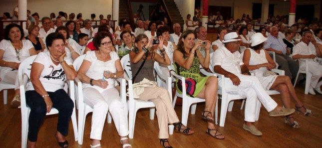 Los mayores y voluntarios del municipio de Tías disfrutan de su VII Semana Cultural, que incluye teatro, comedia, bailes y sorteos