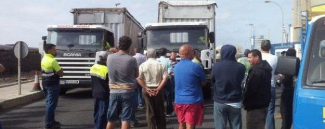 Los transportistas de Lanzarote también deciden abandonar la huelga, tras el levantamiento del paro en toda Canarias