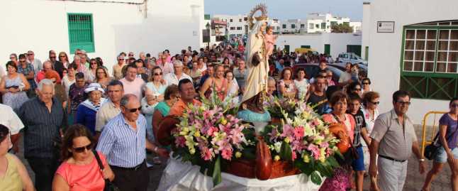 Playa Blanca celebró la procesión en honor a la Virgen del Carmen en el día grande de sus fiestas