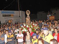 Decenas de vecinos acompañaron a la Virgen del Carmen por las calles de Valterra