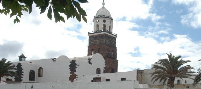 Teguise anuncia mano dura contra el botellón, ante "los problemas" que están generando los encuentros dominicales de jóvenes en La Villa