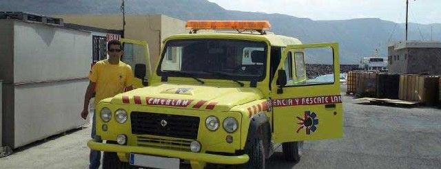 Emerlan realiza 25 rescates en lo que va de verano en playas de Puerto del Carmen, Las Cucharas y Famara