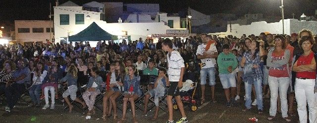 Numeroso público disfrutó del primer encuentro coreográfico en el muelle de Caleta de Famara