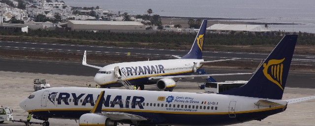 Un vuelo de Ryanair solicita aterrizar de urgencia en Guacimeta por falta de combustible