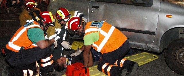 Los equipos de emergencia y seguridad se coordinaron en un simulacro en Punta Mujeres en el que rescataron a un ciclista y a un conductor