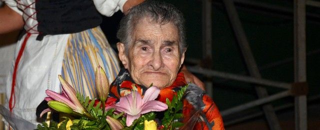 Tiagua rinde homenaje a Julia Martín, la persona con más edad del pueblo