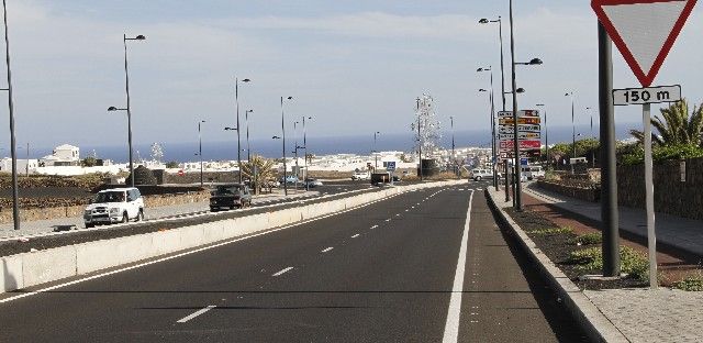 El Gobierno canario da por terminada la carretera de Tahíche y no realizará las obras complementarias que reclamaba el Consistorio
