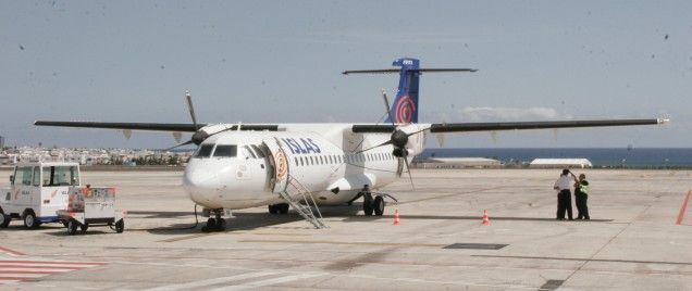 Islas Airways vuelve a operar pero suspende "temporalmente" la ruta Lanzarote-Tenerife y deja en tierra "a 80 o 90" personas al día