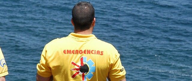 Un hombre de unos 75 años fallece ahogado en la playa de Los Pocillos de Puerto del Carmen