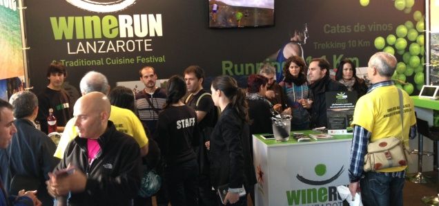 Lanzarote Wine Run se promociona en la media maratón que une Behobia con San Sebastián, en la que corrieron 19.000 atletas