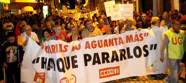 La huelga general culmina con una multitudinaria manifestación en Arrecife