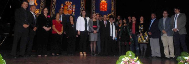 San Bartolomé rindió un emotivo homenaje a Felipe Martín y a la  Unidad de Cuidados Paliativos de Lanzarote